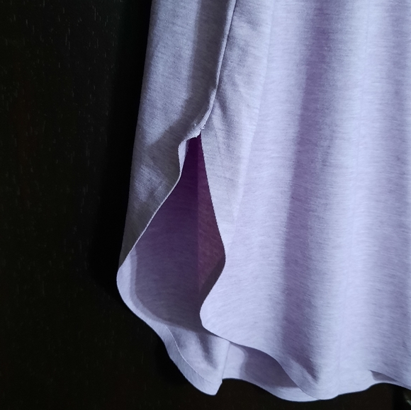 Uniqlo Athletic T-shirt - Picture 4 of 5